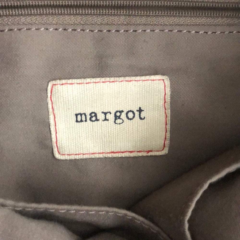 Margot | Leather Hobo Bag - Picture 8 of 9